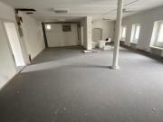 Geräumige Gewerbefläche im Obergeschoss zu vermieten