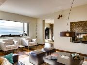 Geräumige, moderne Immobilie an einer dominanten Lage