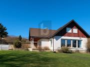 GERÄUMIGE VILLA MIT SWIMMINGPOOL UND GROSSEM GARTEN