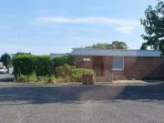 Geräumiger Bungalow mit Arztpraxis in ruhiger Lage MG...