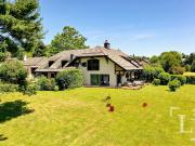 Geräumiges Anwesen mit großem Garten und Blick auf die Alpen