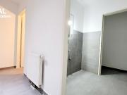 GERÄUMIGES BÜRO MIT GRÜNBLICK