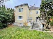 Geräumiges Einfamilienhaus mit Villencharakter in...