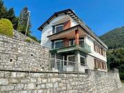 Geräumiges Haus mit 3 Wohnungen zusammenstellbar und mit...