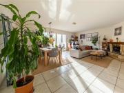 Geräumiges Haus mit 6 Schlafzimmern und Garten in Bogis...