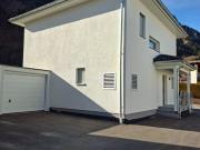 Geräumiges Haus mit Garage, Parkplatz und 27 m² großer...