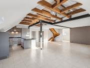 Geräumiges und helles Duplex in einer Art Deco Residenz