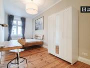 Geräumiges Zimmer in 2 Zimmer Wohnung in Friedrichshain