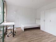 Geräumiges Zimmer in 4 Zimmer Wohnung in Kruezberg, Berlin