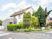 Geräumiges Zweifamilienhaus in bester Lage von Bergheim...
