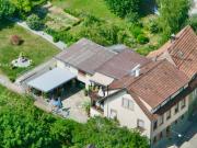 Geräumiges Zweifamilienhaus mit einem Baugrundstück in Lahr