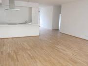 Gersthof! Großzügige helle Balkonwohnung im Grünen!