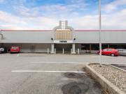 Geschäft/Freizeit von 799 m2 Mehrere Parkplätze Höhe 4,5 m