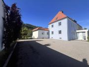 Geschäfts /Wohnhaus mit Büros und Garten