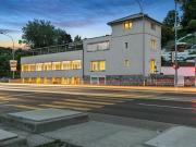 Geschäftshaus mit Panoramablick auf den See