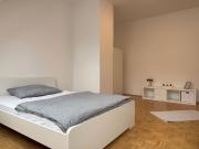 Geschmackvoll eingerichtetes 21m² Zimmer in 3er WG in...