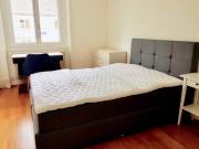 Geschmackvoll eingerichtetes WG Zimmer in gemütlicher 3er WG