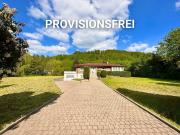 Gewerbehalle, Bauplatz und Wohnhaus auf großzügigem...