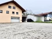 Gewerbehalle mit großem hohen Carport + gepflasterter...