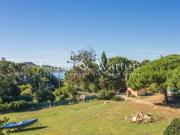 GIENS VILLA AVEC MAGNIFIQUE TERRAIN PLAT DE 5000 M2