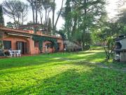 GIUSTINIANA BILOCALE ARREDATO CON GIARDINO PRIVATO