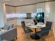 Gladwin Tower, Wandsworth Road, London SW8, 2 bed flat...
