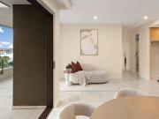 Glamorous Brand New Apartment With Water Views