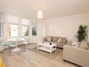 Gleneldon Road, London SW16, 3 bed flat to rent, £2,250...
