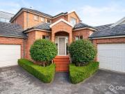 Gloucester Avenue Living Walk to Berwick Village