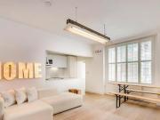 Gloucester Gardens, London, 2 Bedroom Apartment