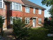 Godley Road, London, 3 Bedroom Flat