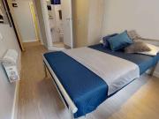 Gold En Suite Plus C Has an Apartment