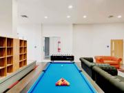 Gold Studio F Has an Apartment