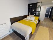 Gold Studio Plus, at iQ Shoreditch