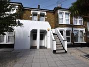 Goldsmith Road, Leyton E10, 2 bed flat to rent, £1,750...