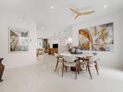 Golf Frontage Luxury Apartment Links Hope Island Resort