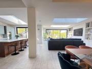 Golf Open Brighton Road, Birkdale – Accommodates Guests...