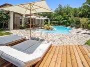 Golfe de Saint Tropez, Élégance à proximité du village...