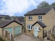 Gomersal, Cleckheaton BD19 4 bed detached house for sale...