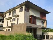 BEST DEAL! 5 Bedrooms with Parking Slot in Alabang West...