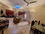 Good location 400 sq yards 1 unit house available for sale