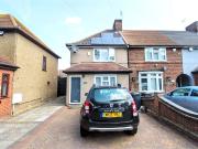 Goresbrook Road, Dagenham RM9, 2 bed detached house to...