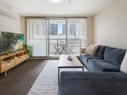 Gorgeous 3 Bed Apartment Near Flagstaff Gardens SHORT...