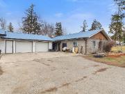Gorgeous Acreage 20 Minutes From Kamloops