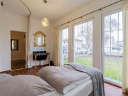 Gorgeous and spacious apartment located in Altglienicke,...