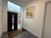 Gorgeous and Spacious Modern 1 bedroom Flat! L5