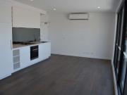 GORGEOUS APARTMENT IN THE HEART OF ST KILDA!