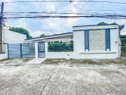 Gorgeous Bungalow House in Pilar Village 5 minutes walk...