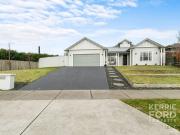 Gorgeous Home Perfect Sherwood Park Location