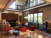Gorgeous House and Lot in District 7, Ayala Alabang...